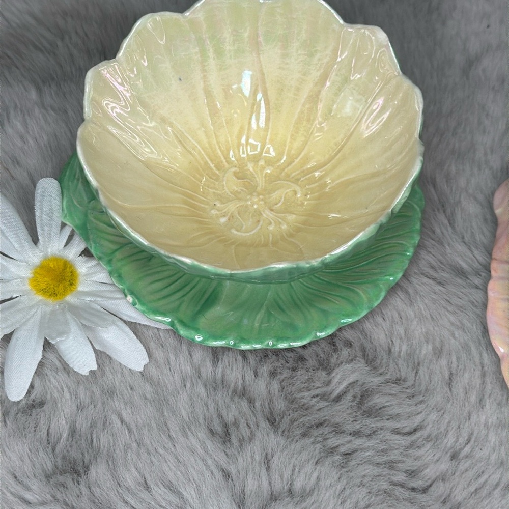 🪷LOTUS FLOWER Bowl with attached plate🪷 - Picture 3 of 7